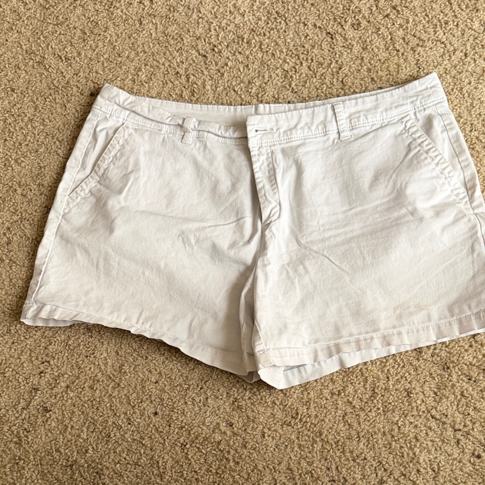 Liz Claiborne White Casual Cotton Bermuda Shorts. Sz 18